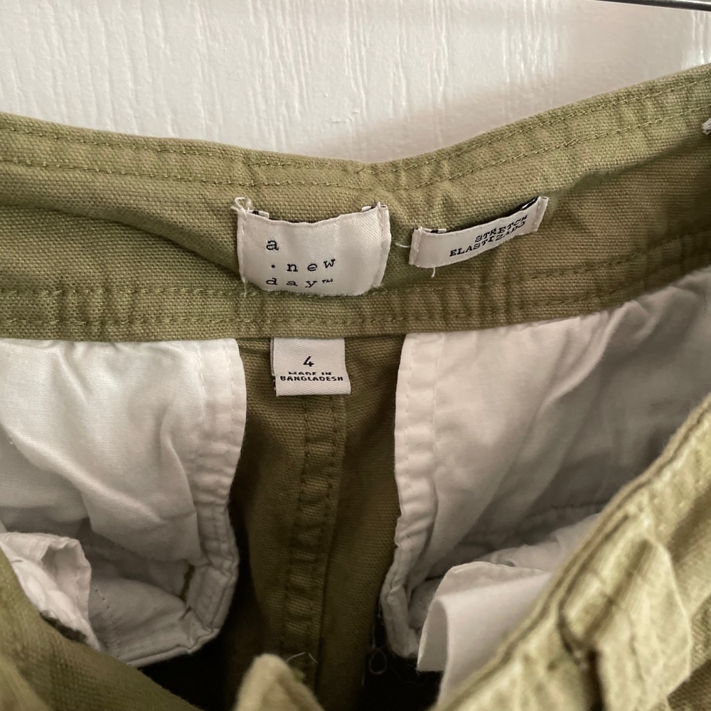 Green wide legged pants